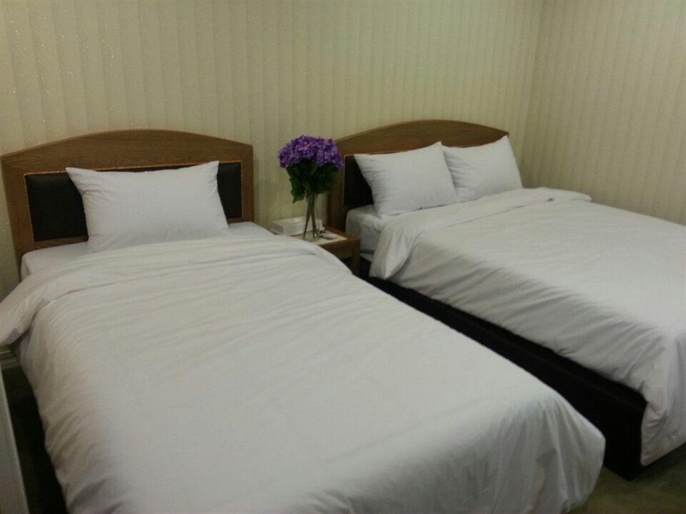 Amber Hotel ג'גו מראה חיצוני תמונה