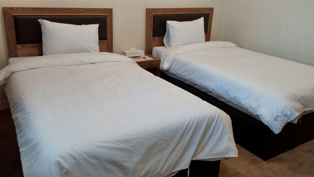 Amber Hotel ג'גו מראה חיצוני תמונה