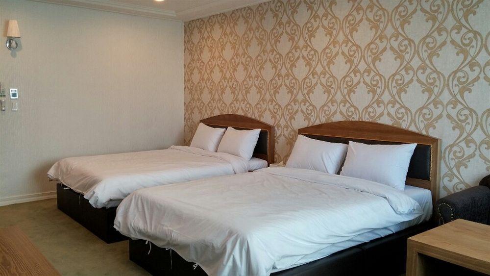 Amber Hotel ג'גו מראה חיצוני תמונה